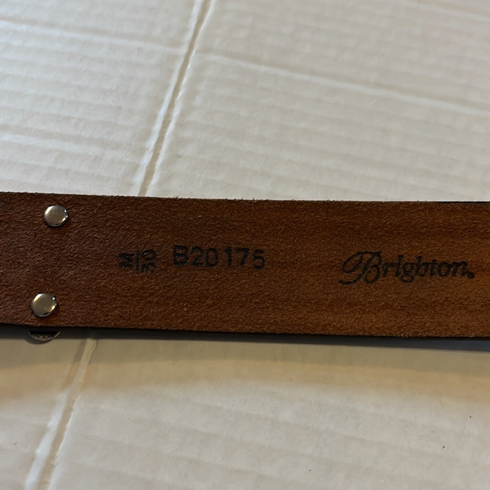 Brighton-M(30)-Brown-leather, embossed, buckle belt. - Picture 9 of 11